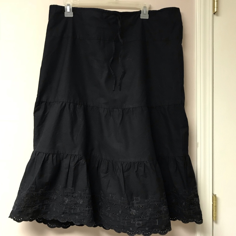 Joie de Vivre skirt with eyelet detail